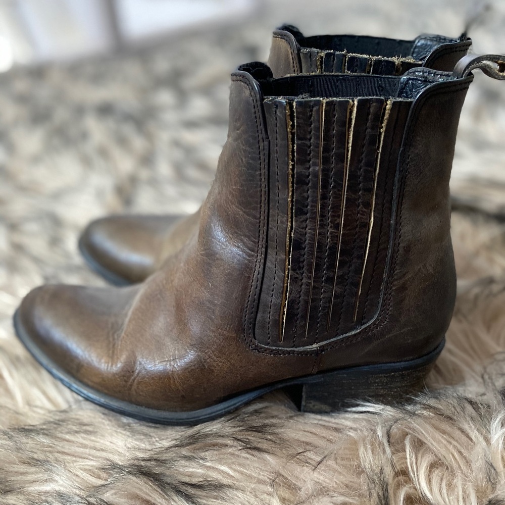 STEVE MADDEN
